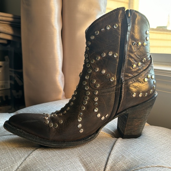 Ankle studded, dark brown leather, cowboy boots by OLD GRINGO. - Picture 3 of 16